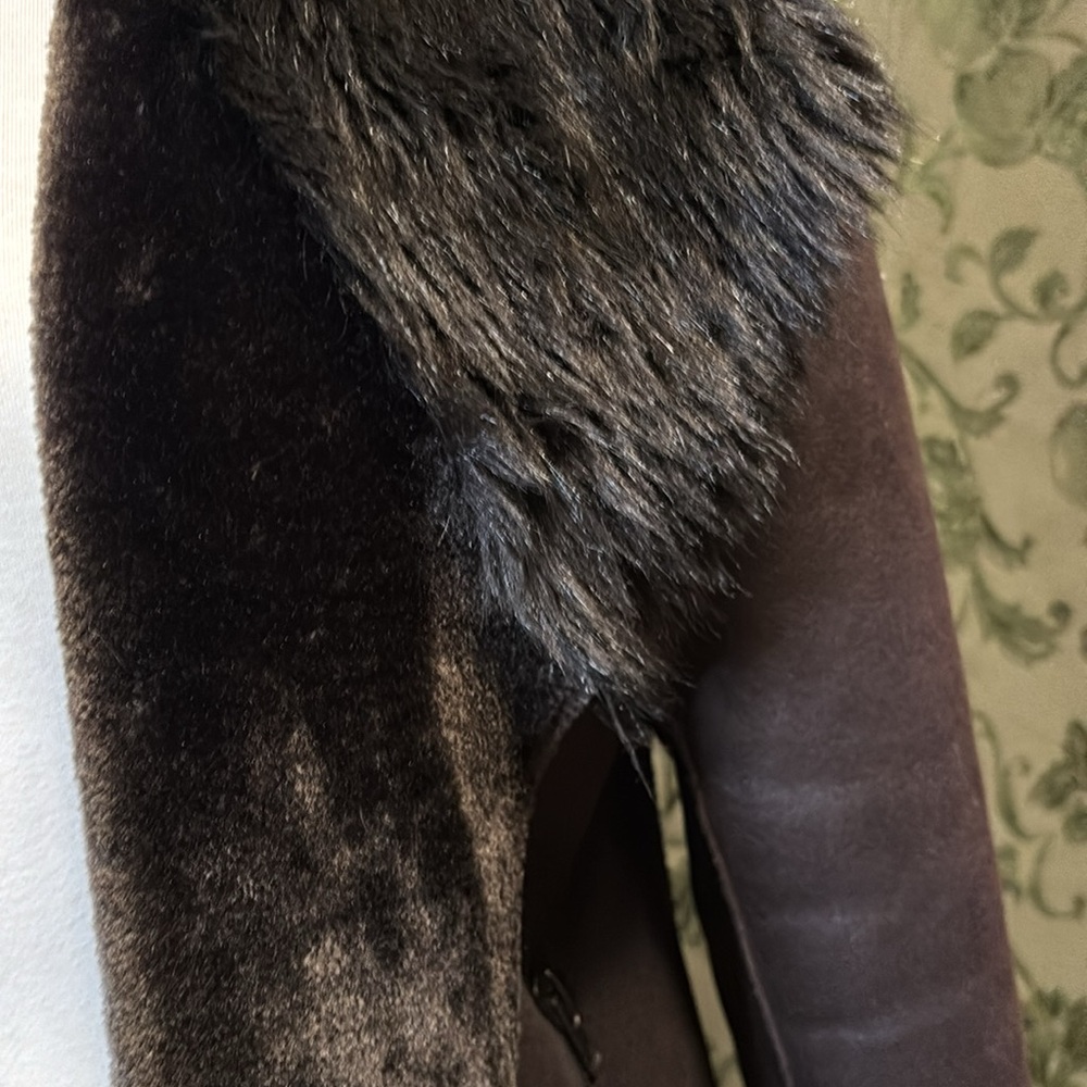 Chocolate brown lined soft zippered jacket has pockets - Picture 7 of 15